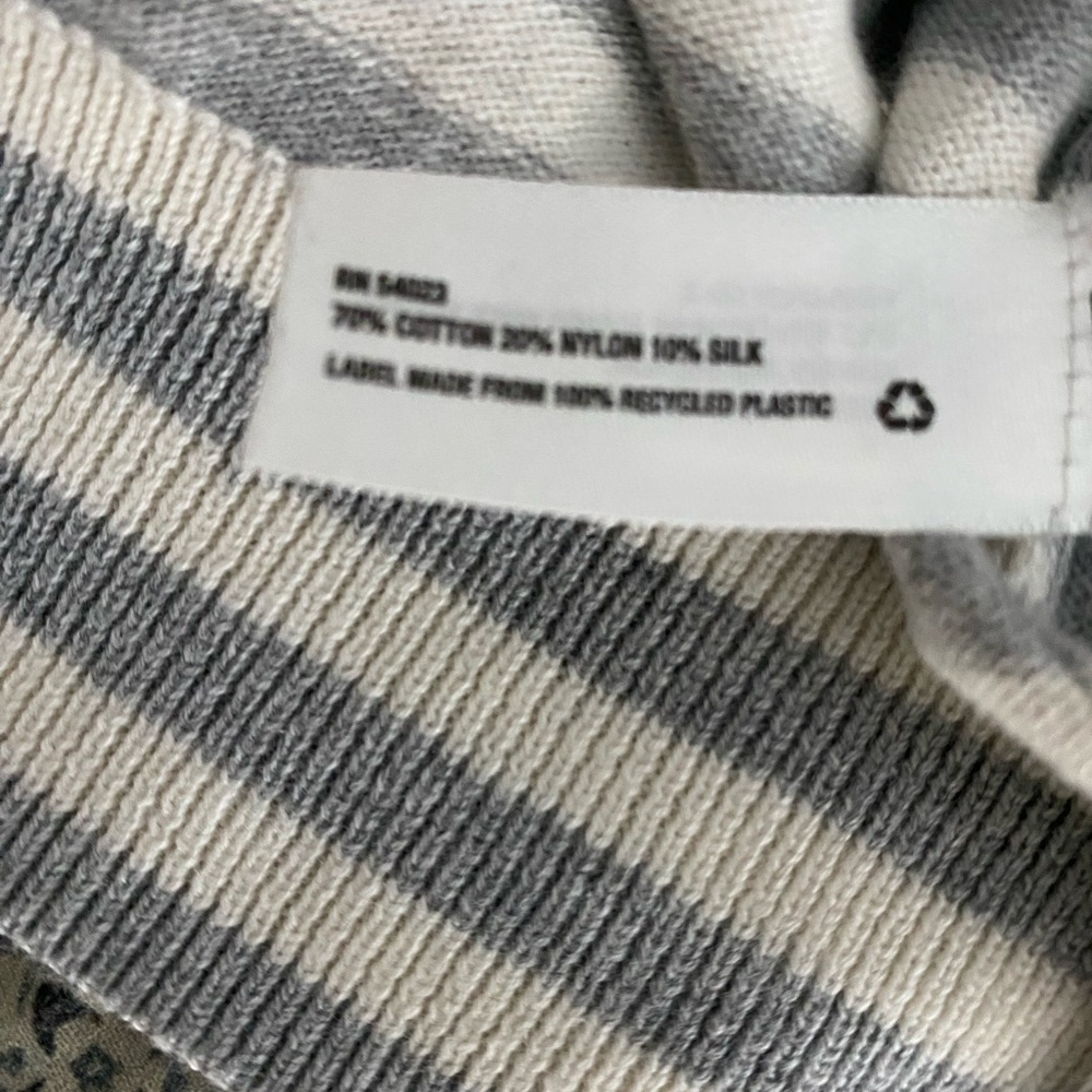 GAP Gray and White Polka Dot Cardigan - Picture 5 of 5